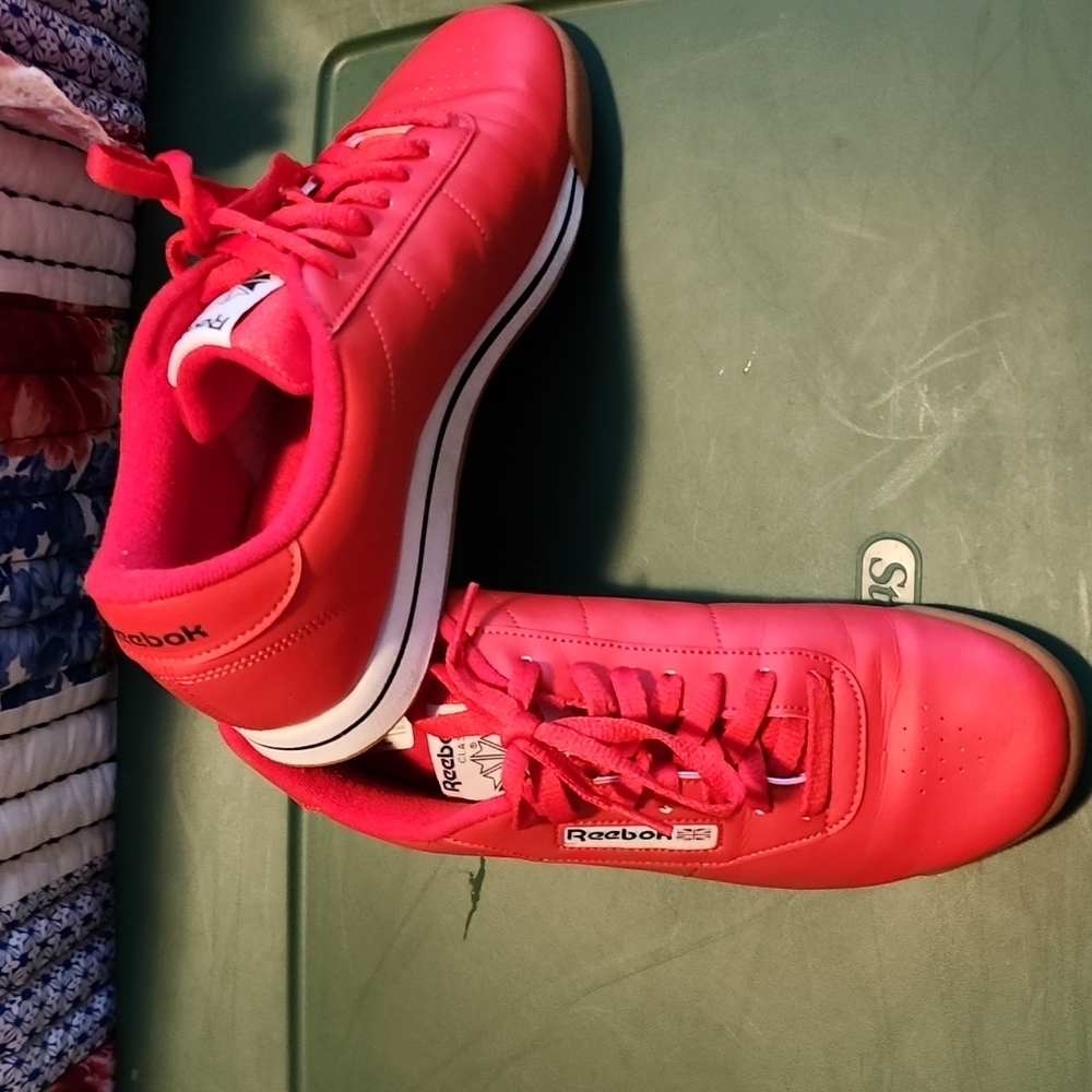 Red Reebok Classic